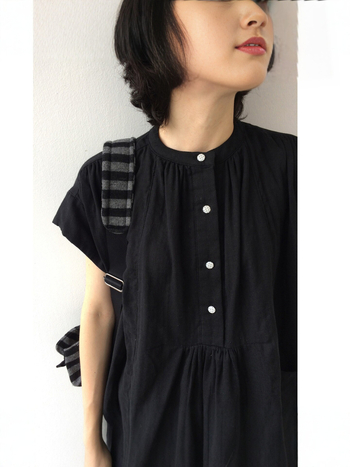 Női rövid ujjúing, laza szabás, gombos zsebekkel, japán ihletésű minimalist design, nyári vintage top pamut-szál.