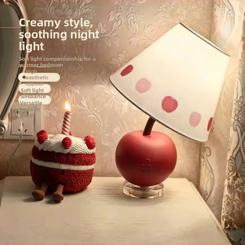 Nočná lampa v krémovej farbe v tvare jablka do spálne, roztomilé a kreatívne nočné svetlo.