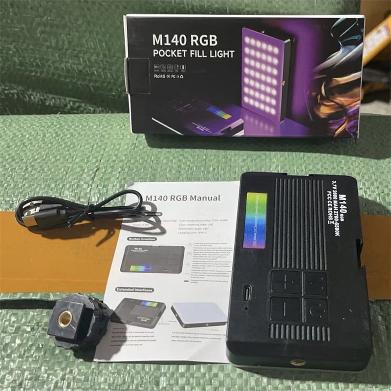 Επαναφορτιζόμενος RGB LED φωτισμός M140 για κάμερα – φορητό φως φωτογραφιών με τρεις θερμοκρασίες χρώματος