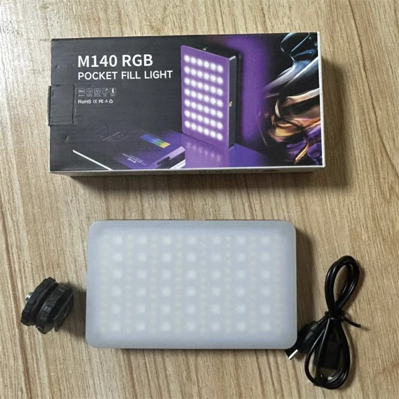 Επαναφορτιζόμενος RGB LED φωτισμός M140 για κάμερα – φορητό φως φωτογραφιών με τρεις θερμοκρασίες χρώματος