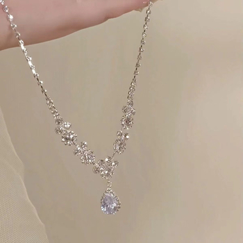 Női lilás vízcsepp zircon nyaklánc, könnyed luxus, virágos dizájn, elegáns, kiváló minőség, kulcscsont alatti lánc
