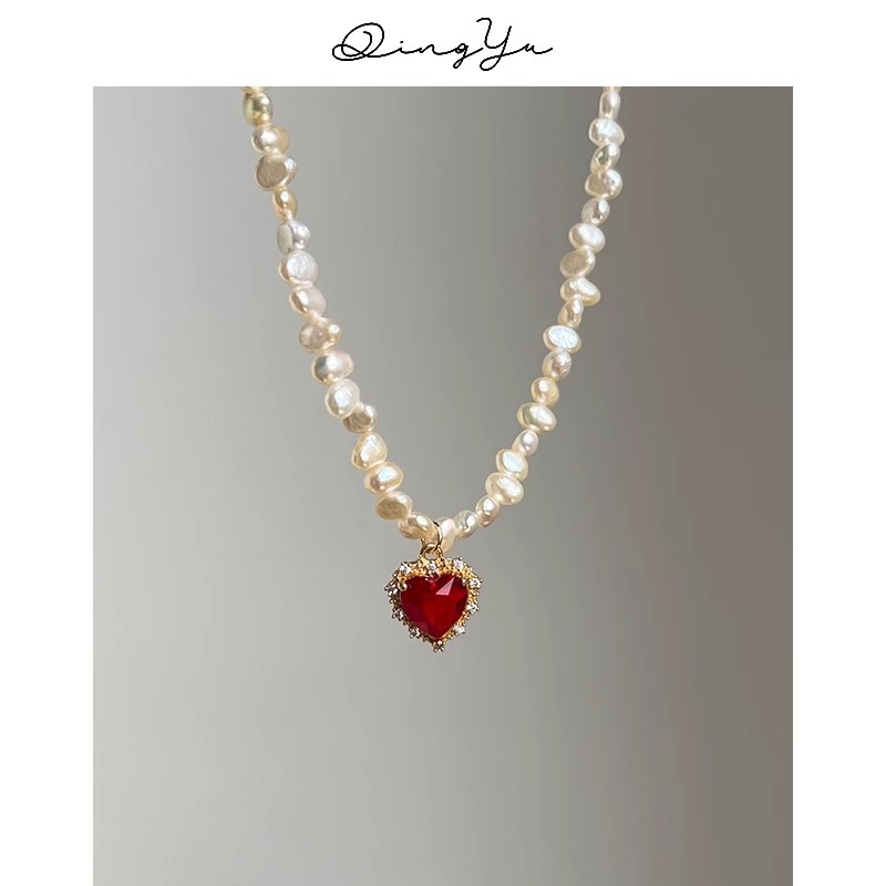 Vintage szív alakú medálos nyaklánc rubin rhinestones és gyöngy díszítéssel, kézzel készült, kevert anyagok, kulcscsont- lánc, unisex, francia stílus