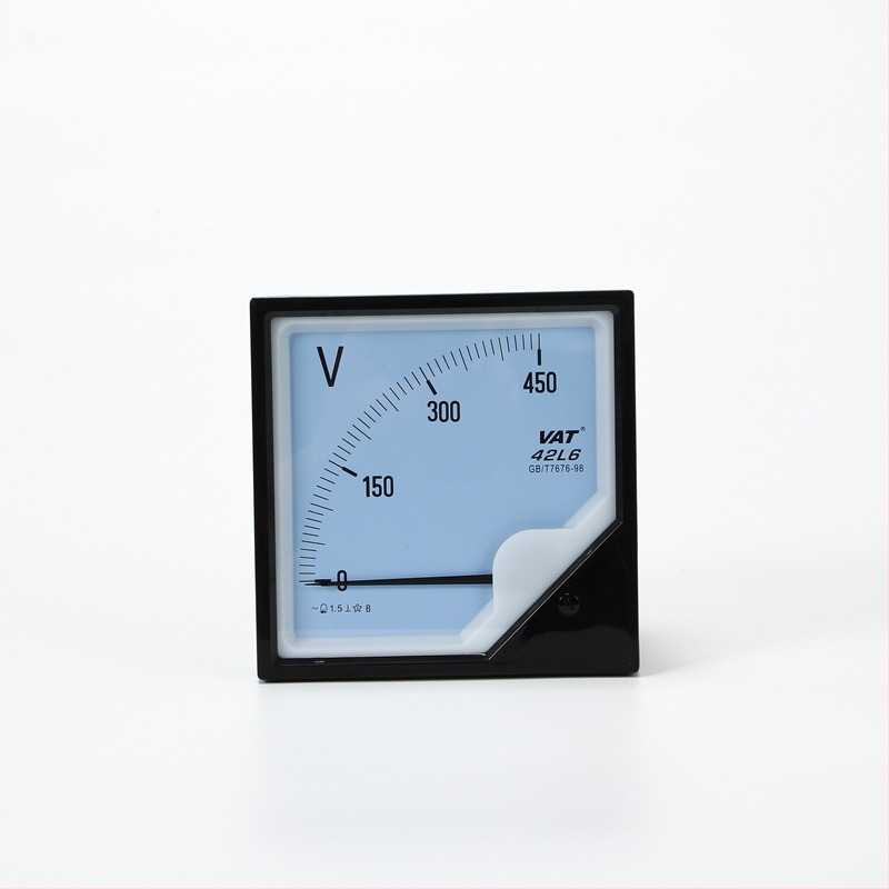 AC voltmeter a ampérmeter s ukazovateľom