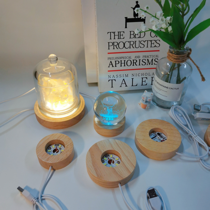 Okrúhla krištáľová guľová základňa na lampu z masívneho dreva na aromaterapiu, ako dekorácia na stôl a nočné svetlo – moderná minimalistická dekorácia do spálne.