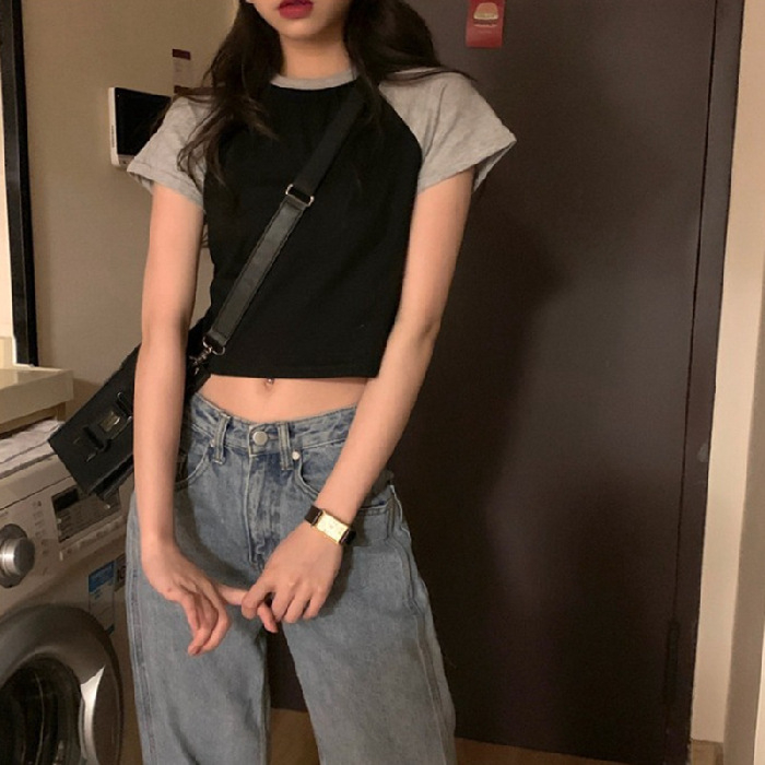 Női crop top színblokkokkal, koreai stílusban, magas derekú, rövid ujjú, nyár