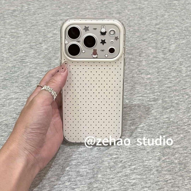 Θήκη iPhone 17 σε στυλ INS με το λαγουδάκι Miffy, διαφανής με πουά μοτίβο, πλήρης κάλυψη και ακριβείς τομές