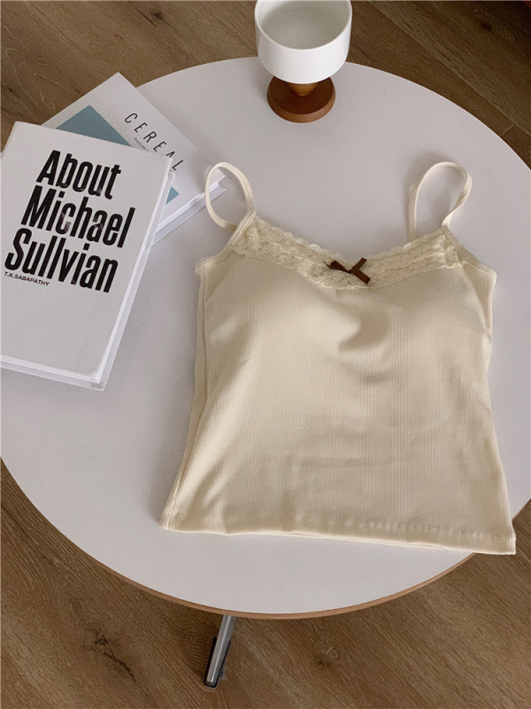Vállpántos camiszol, masnival díszített, melltartóbetéttel, varrás nélküli, egy darabból álló top, csipke, V-nyakú