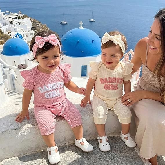 Salopetă pentru bebeluș, fetiță Daddy's Girl, tricot waffle, mânecă scurtă, cu bentiță pentru păr – set din două piese