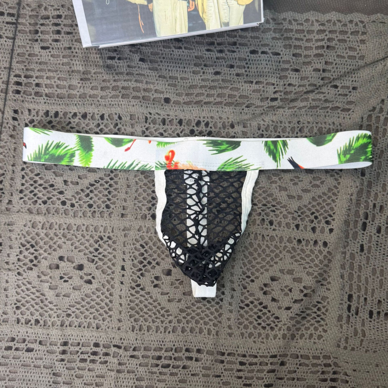 Ανδρικό thong από φθοριζόμενο πλέγμα με ethnic print, φαρδιά ζώνη μέσης, αναπνεύσιμο σχέδιο με διάτρητες λεπτομέρειες, χαμηλή μέση