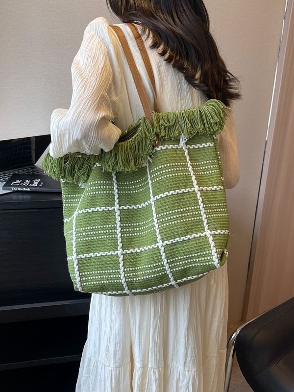 Nagy kapacitású tassel tote női táska, vászon anyagú, kézben és vállon hordható, 2023-as modell