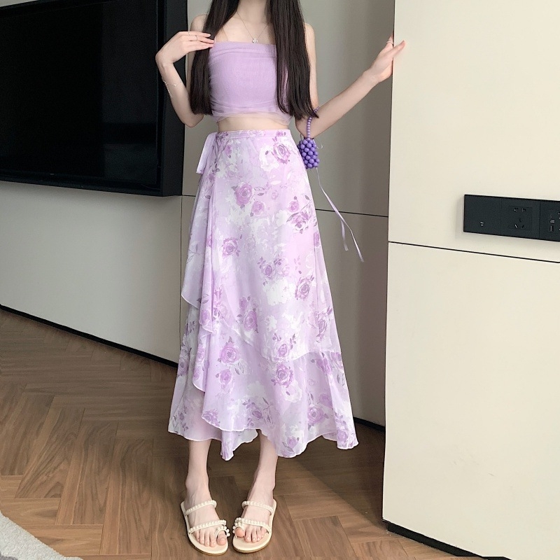 Chiffon midi szoknya virágmintával, romantikus fodrokkal és kötény-stílusú réteggel