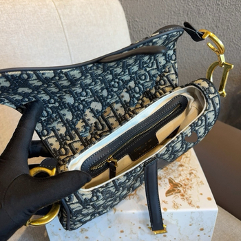 2026–os új saddle-táska elegáns megjelenéssel, vászonból készült, hímzett crossbody nőknek, széles vállpánttal