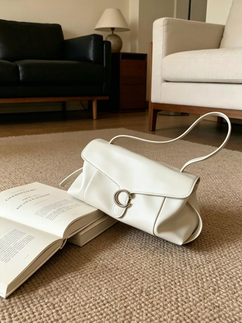 Női White Moon hónaljs táska, 2026-os új modell, magas minőségű C csattal, baguette stílus, vállon vagy crossbody