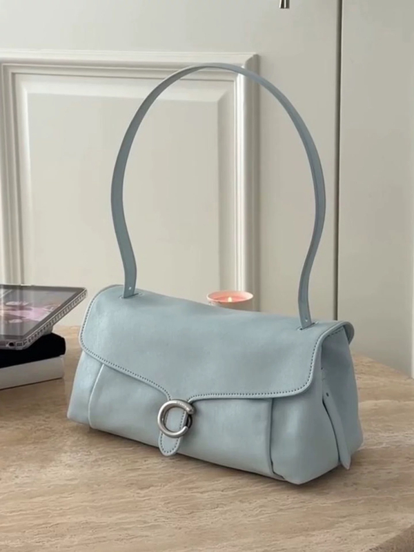 Női White Moon hónaljs táska, 2026-os új modell, magas minőségű C csattal, baguette stílus, vállon vagy crossbody
