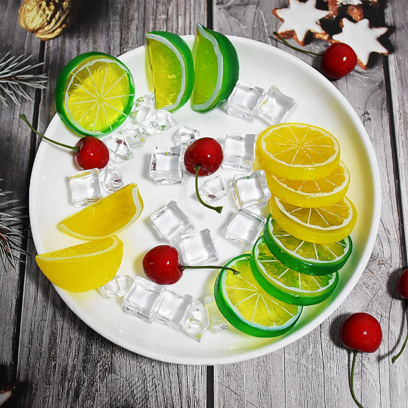 Yuronam set cu 40 de bucăți de gheață falsă zdrobită și pietre de gheață pătrate, 10 felii artificiale de lămâie, 4 bucăți mari decorative