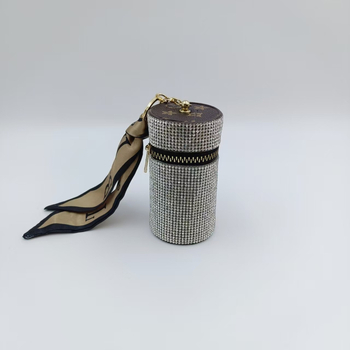 Portofel mini din piele cu diamanturi pentru ruj – design geometric