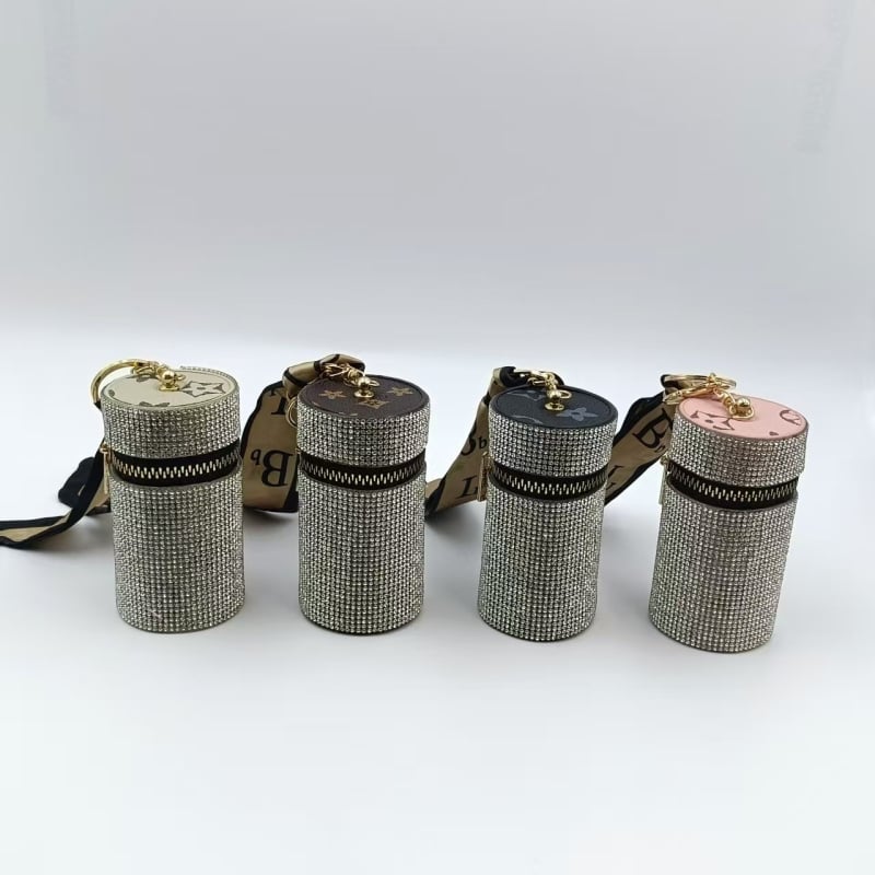Portofel mini din piele cu diamanturi pentru ruj – design geometric