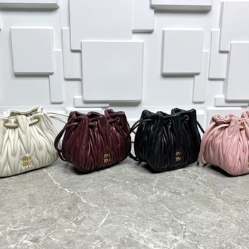 2026 Új stílusú juhbőrből készült retro dumpling táska fodrozott dizájnnal, mini kézitáska, alkaros, váll- és crossbody női táska