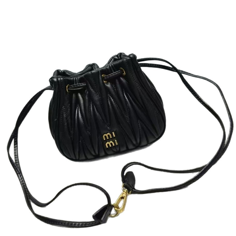 2026 Új stílusú juhbőrből készült retro dumpling táska fodrozott dizájnnal, mini kézitáska, alkaros, váll- és crossbody női táska