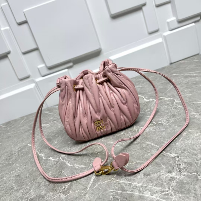 2026 Új stílusú juhbőrből készült retro dumpling táska fodrozott dizájnnal, mini kézitáska, alkaros, váll- és crossbody női táska