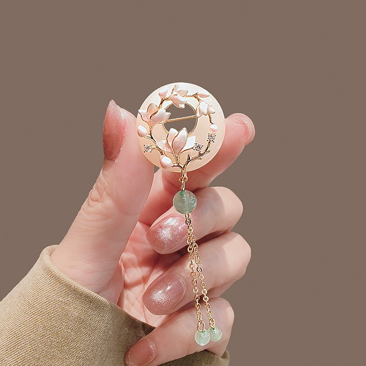 Antik magnólia virág tassel brooch, kínai stílusú elegáns corsage hagyományos ruhákhoz
