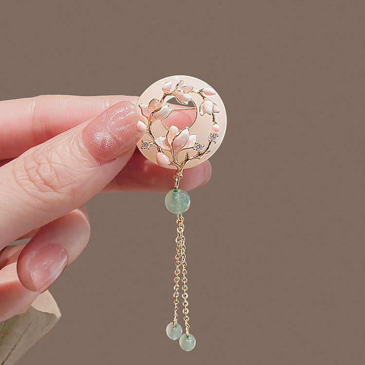 Antik magnólia virág tassel brooch, kínai stílusú elegáns corsage hagyományos ruhákhoz