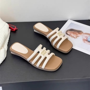 Sandale cu vârf pătrat, moderne și versatile, piele moale, talpă moale, vară 2026, slip-on