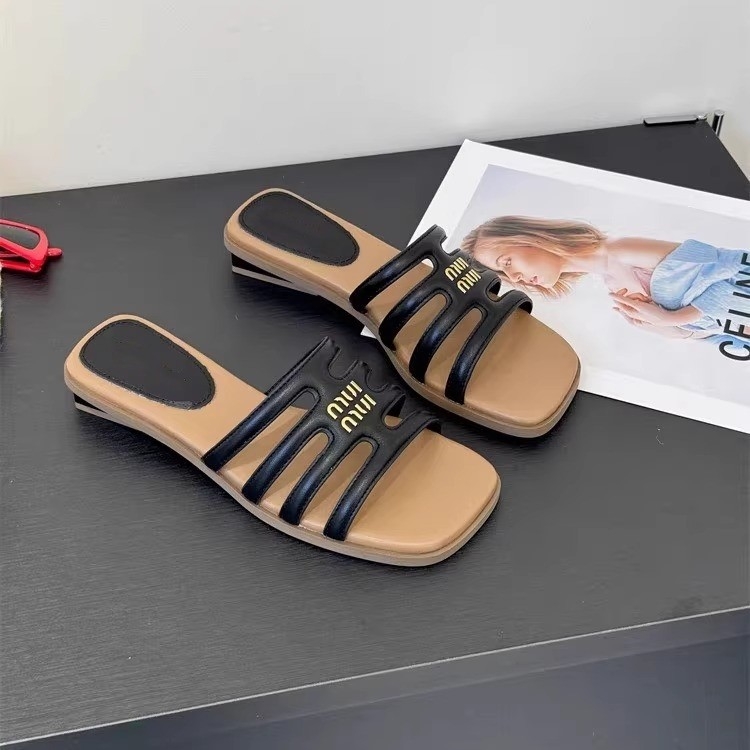 Sandale cu vârf pătrat, moderne și versatile, piele moale, talpă moale, vară 2026, slip-on