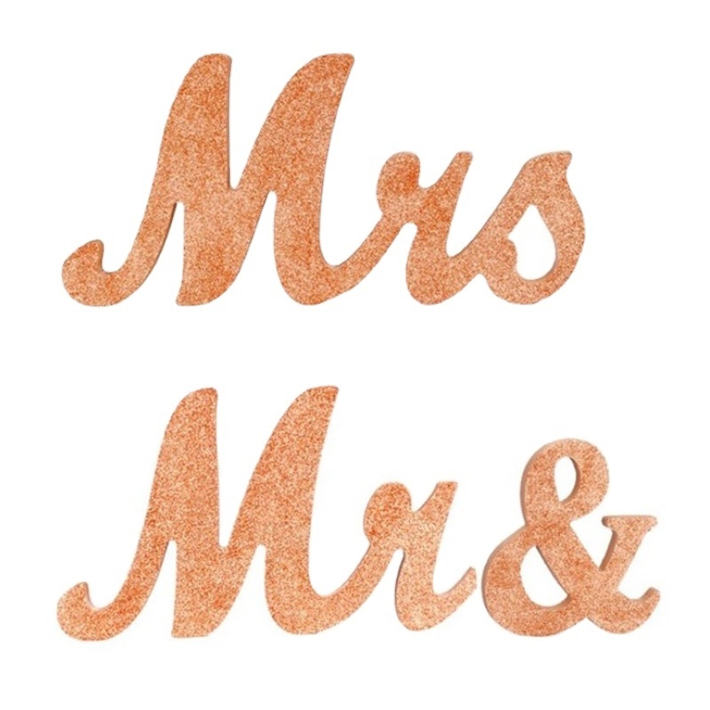 Drevené písmená MR & MRS na svadobnú dekoráciu