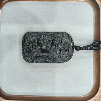 Hetian zöld jade kilenc sárkány őrző medál, kétoldalas gravírozással