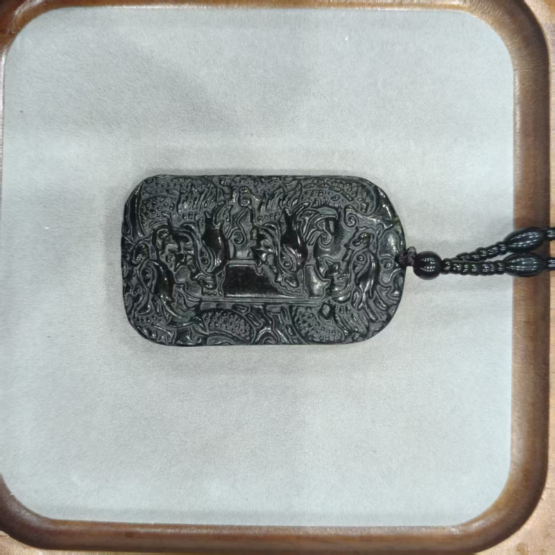 Hetian zöld jade kilenc sárkány őrző medál, kétoldalas gravírozással