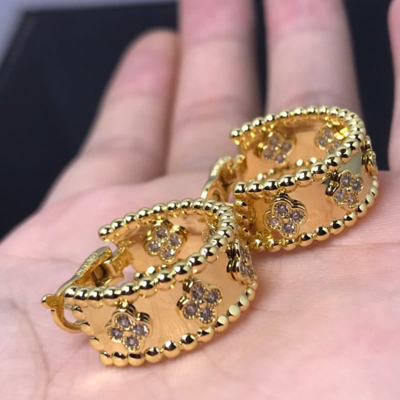 Σκουλαρίκια V Gold με λουλούδι της τύχης, τετράφυλλο τρίφυλλι, καλειδοσκοπικό ζιρκόν, υποαλλεργικά