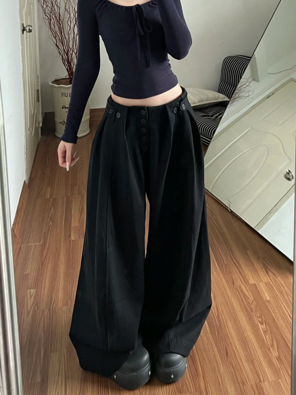 Fekete széles lábú farmernadrág, plusz méret, laza szabás, görbe vonalú vágás, boyfriend-stílus, magas derekú, tavaszi denim nadrág