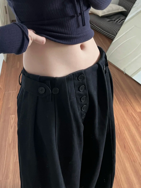 Fekete széles lábú farmernadrág, plusz méret, laza szabás, görbe vonalú vágás, boyfriend-stílus, magas derekú, tavaszi denim nadrág