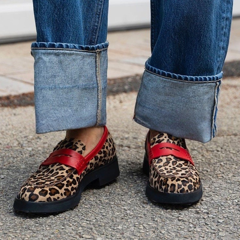 Női leopárd mintás slip-on mokaszín, alacsony sarok, kerek orrú, méretek 40–43