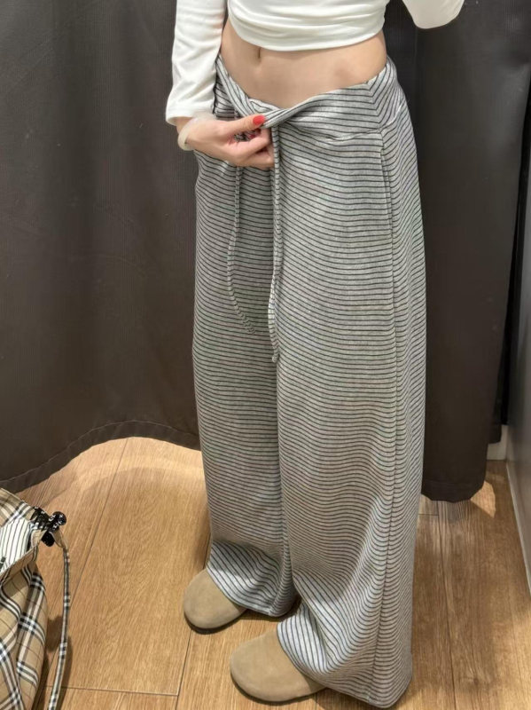 Női csíkos, széles nadrág fleece béléssel vagy nélküle, esztétikus esés a karcsú sziluetthez, lazább stílus, sportos mindennapi nadrág