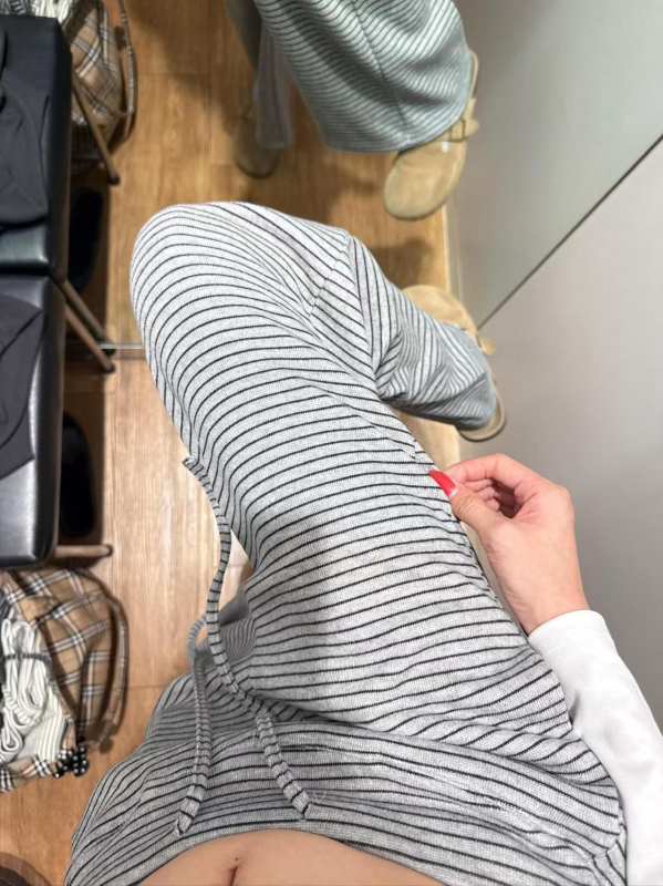 Női csíkos, széles nadrág fleece béléssel vagy nélküle, esztétikus esés a karcsú sziluetthez, lazább stílus, sportos mindennapi nadrág