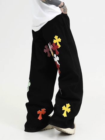 Férfi fekete farmer, keresztkeret részlettel, egyenes szabás, lazább, széles lábszár, street style, modern dizájn, hosszú nadrág