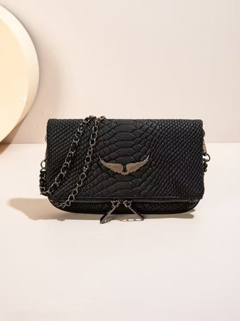Női crossbody táska kígyó mintás szárnyakkal ZV, boríték-stílusú, 2026-os új modell, könnyű luxus láncos vállpánttal