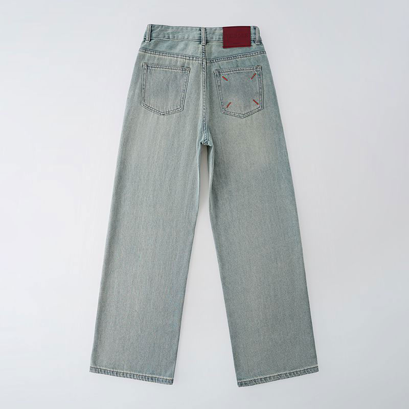 Női padlóig érő denim farmer, körte alakú testtípus, magas derék, kontrasztos hímzés, laza, széles szárú, egyenes szabás