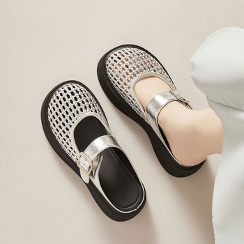 Mule feminin cu deget deschis, design perforat și respirabil, sandale slip-on cu toc gros, vară 2026