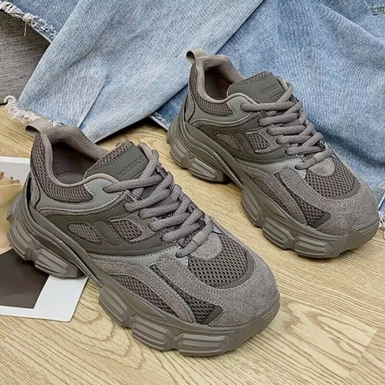 Niche tervezésű női sneaker, 2025 tavasz, kerek orr, vastag talp, magas felső rész, mindennapi sportcipő