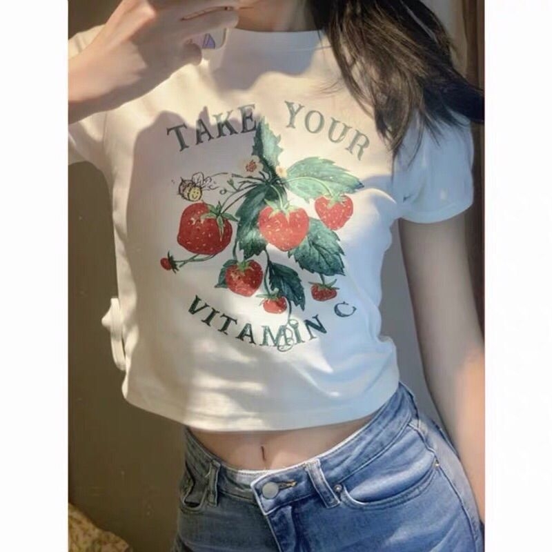 Női 100% pamut rövid ujjú felső eper mintával — trendi, testhez álló cropped top (2023)