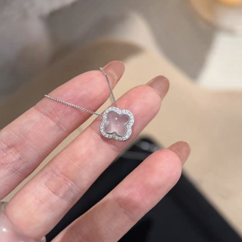 Hamis kalcedon lóhere nyaklánc nőknek, új kínai stílus