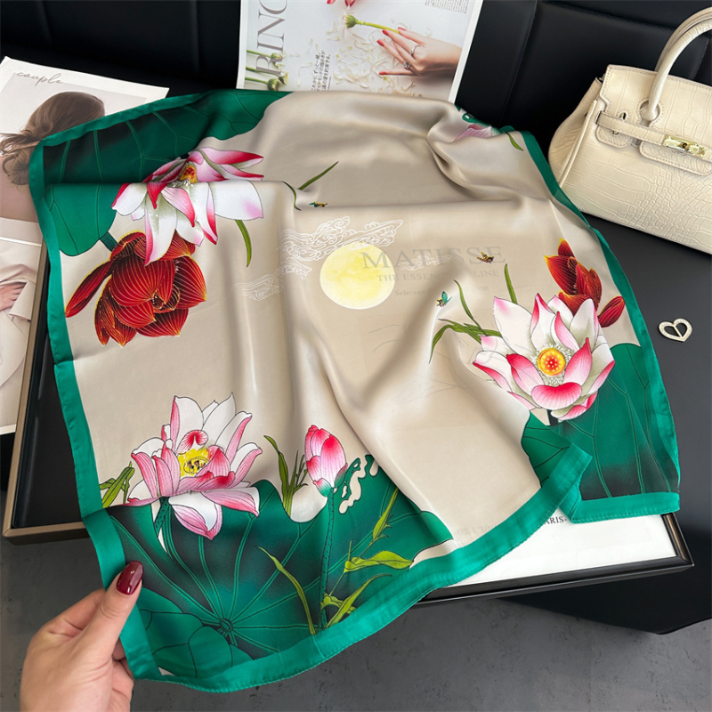 Női Lotus selyemsál, friss és elegáns, 70 cm-es négyszögletes sál, műselyem hatású, vékony modell tavaszra, nyárra és őszre, nyakkendő vagy vállkendő