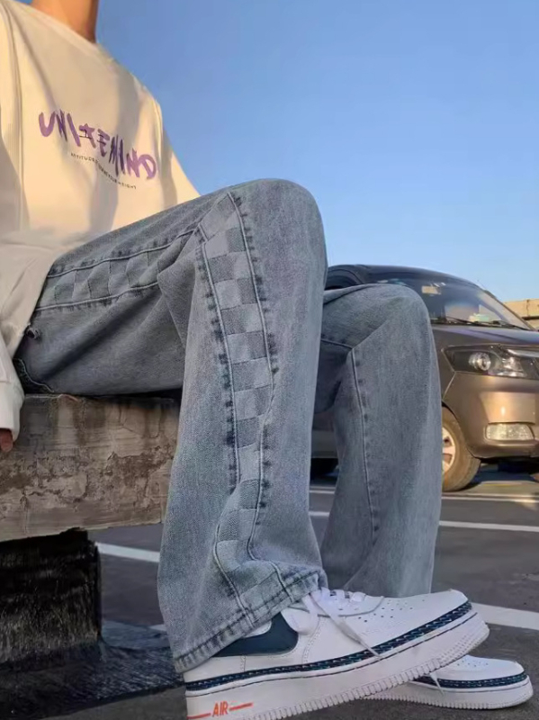 Férfi denimnadrág, amerikai street-stílus, oldalsó csík kockás mintával, egyenes szabás, őszi divat