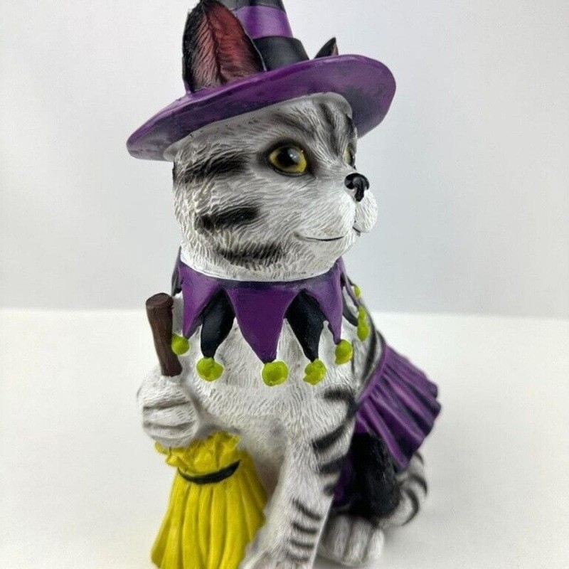 Halloweenska ozdoba s magickou mačkou do domu a záhrady – figúrka zo živice