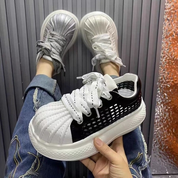 Női fehér platformos sneakers, légáteresztő hálós felsővel, nyári casual cipő