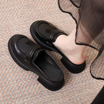 Női zárt orrú, hátsó rész nélküli slip-on mokaszín, vastag sarkú – 2026 új modell