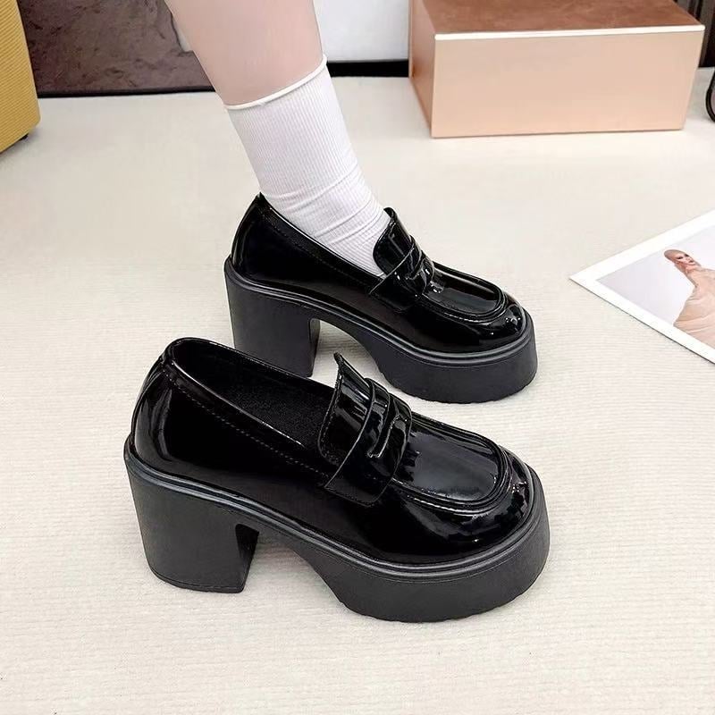 Ženske loafers 2026, debeli pet, britanski stil, slip-on, crne PU kože